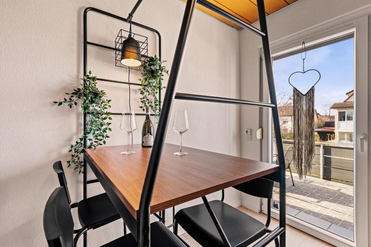 Apartment Fuer Bis Zu 6 Personen Mit Terrasse Und Klima Friedrichshafen Exterior photo